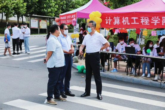 大连理工大学城市学院顺利完成2021级新生报到工作