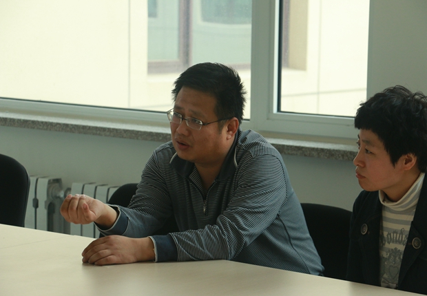 陈兴文院长介绍工程教育学院情况